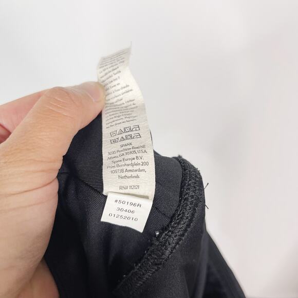 Spanx Medium M Black Booty Boost 14" Skort Perforated Woven Short Liner Ruffled - Picture 10 of 13